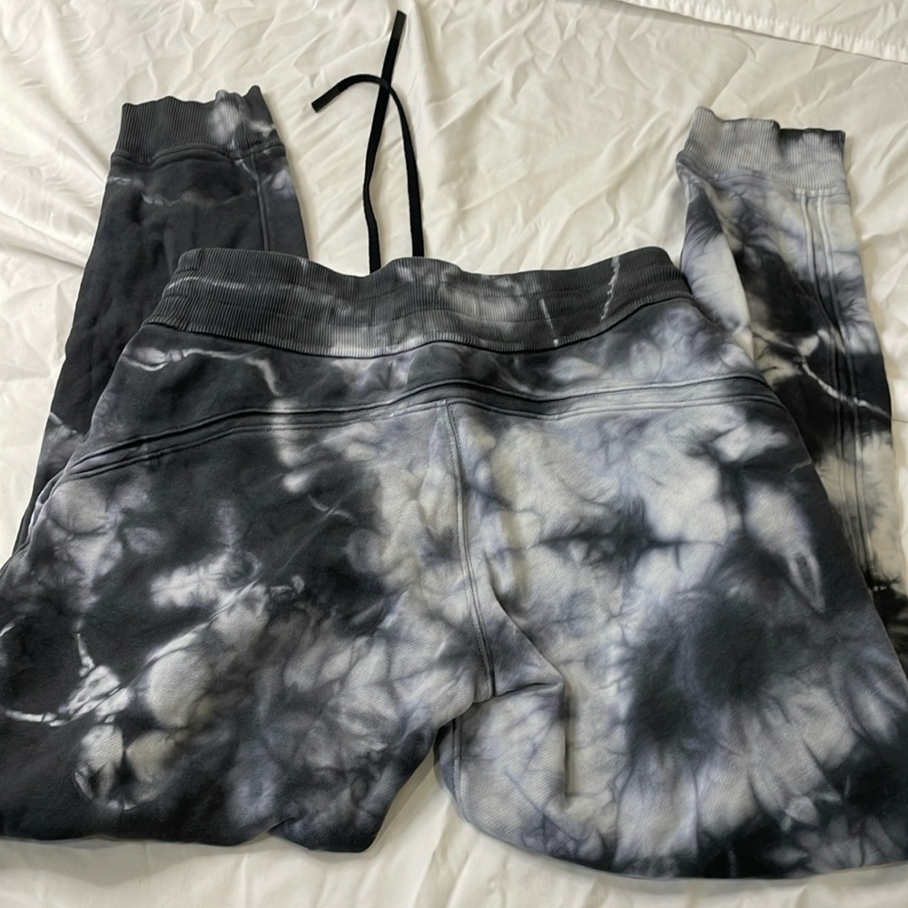 ✨CLEARANCE✨ Lululemon Diamond Dye Scuba Joggers Sz 4
